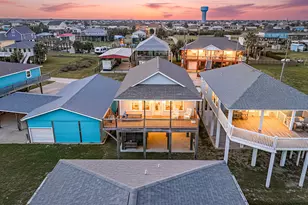 1840 Pompano Ln, Crystal Beach, TX 77650 - Photo 2