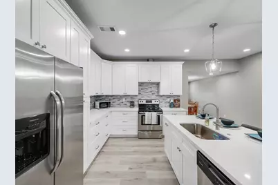 4019 Avenue S, Galveston, TX 77550 - Photo 8