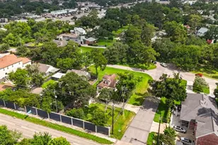 603 W 30th St, Houston, TX 77018 - Photo 8