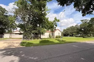 603 W 30th St, Houston, TX 77018 - Photo 10