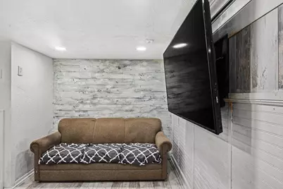 5411 Avenue R 1/2, Galveston, TX 77551 - Photo 14