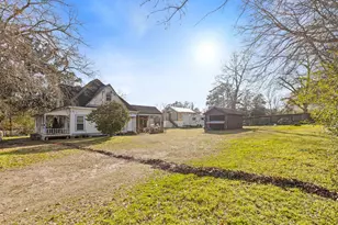 304 W Wheat St, Woodville, TX 75979 - Photo 1