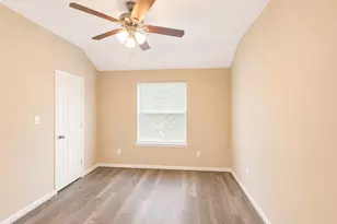 9104 N Green River Dr, Houston, TX 77078 - Photo 30