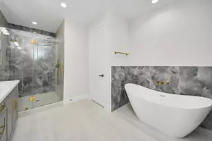1601 Sylvester Rd, Houston, TX 77009 - Photo 32