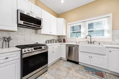 3811 Avenue O, Galveston, TX 77550 - Photo 10