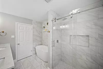 6215 S Braeswood Boulevard, Houston, TX 77096 - Photo 22