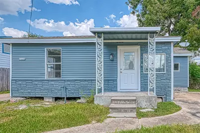 6715 Victoria Street, Houston, TX 77020 - Photo 1