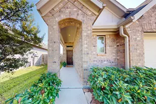 2926 Yaupon Grove Ln, Conroe, TX 77385 - Photo 2