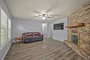 1914 Woodway Dr, Woodbranch, TX 77357 - Photo 6