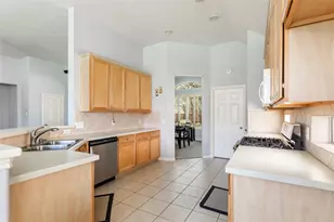 26924 Manor Falls Dr, Kingwood, TX 77339 - Photo 8