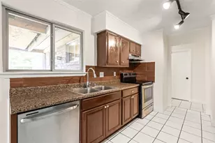 7359 Stone Pine Ln, Houston, TX 77041 - Photo 10