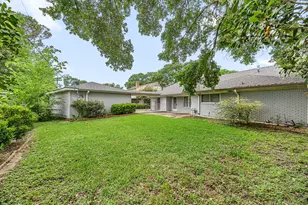 11407 Valley Spring Dr, Houston, TX 77043 - Photo 30