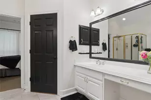 2 Surrey Run Pl, The Woodlands, TX 77384 - Photo 24