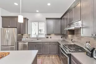 360 Eado Park Cir, Houston, TX 77020 - Photo 12