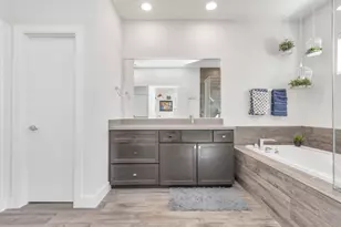 360 Eado Park Cir, Houston, TX 77020 - Photo 18