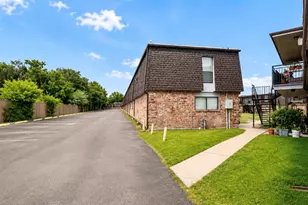 10802 Kingspoint Rd, Houston, TX 77075 - Photo 4