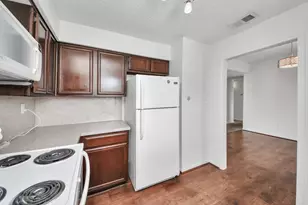 3708 Woodchase Dr, Houston, TX 77042 - Photo 18