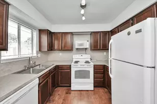 3708 Woodchase Dr, Houston, TX 77042 - Photo 14