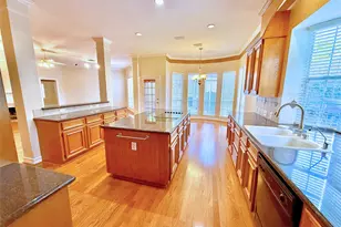 7439 Guinevere Dr, Sugar Land, TX 77479 - Photo 10