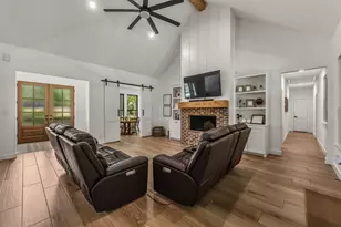 157 Wagon Pass Dr, Huntsville, TX 77340 - Photo 10