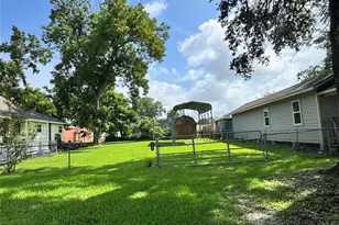 112 E Pearce St, Baytown, TX 77520 - Photo 1
