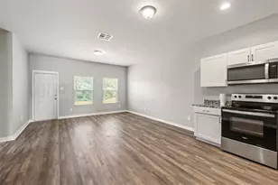 2537 18th St, Hempstead, TX 77445 - Photo 16
