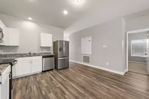 2537 18th St, Hempstead, TX 77445 - Photo 12