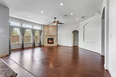 2878 Alentina Ct, League City, TX 77573 - Photo 6