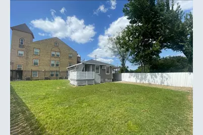 525 E 35th Street, Houston, TX 77022 - Photo 1