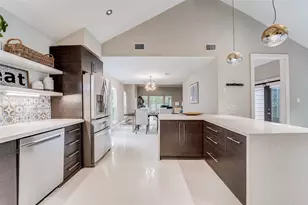 1371 Beaujolais Ln, Houston, TX 77077 - Photo 6