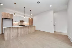 13105 Moncloa Dr, Houston, TX 77047 - Photo 8