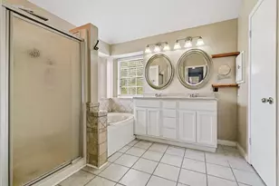 4811 Red Lantern Dr, Friendswood, TX 77546 - Photo 22