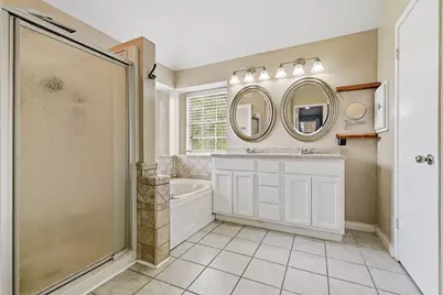 4811 Red Lantern Drive, Friendswood, TX 77546 - Photo 22