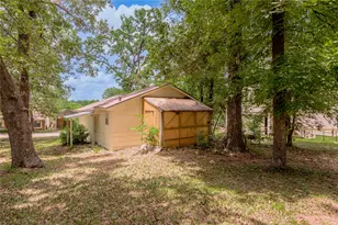 109 Hill Top Rd, Huntsville, TX 77320 - Photo 38