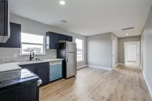 114 S Iowa St, La Porte, TX 77571 - Photo 10