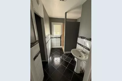 1300 N 8th Street, Baytown, TX 77520 - Photo 8