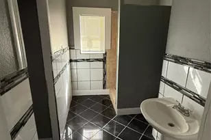 1300 N 8th St, Baytown, TX 77520 - Photo 8