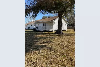1300 N 8th Street, Baytown, TX 77520 - Photo 2