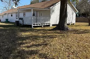 1300 N 8th St, Baytown, TX 77520 - Photo 2