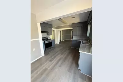 1300 N 8th Street, Baytown, TX 77520 - Photo 4