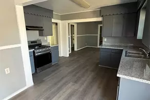 1300 N 8th St, Baytown, TX 77520 - Photo 4