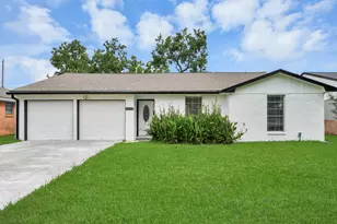 212 Harold Ln, Baytown, TX 77521 - Photo 2
