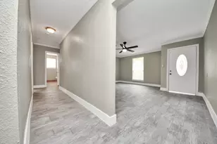 212 Harold Ln, Baytown, TX 77521 - Photo 12