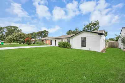212 Harold Lane, Baytown, TX 77521 - Photo 4
