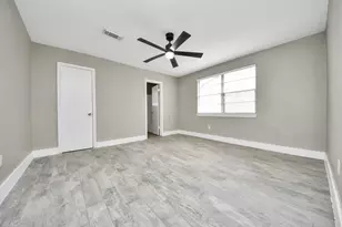 212 Harold Ln, Baytown, TX 77521 - Photo 16