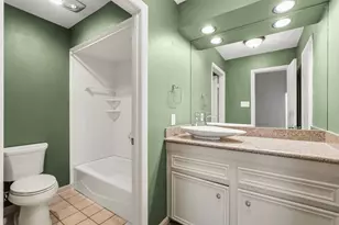 10125 Valley Forge Dr, Houston, TX 77042 - Photo 22