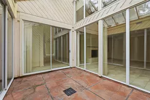 10125 Valley Forge Dr, Houston, TX 77042 - Photo 26