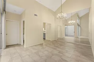 10125 Valley Forge Dr, Houston, TX 77042 - Photo 8
