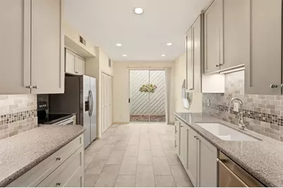 10125 Valley Forge Drive, Houston, TX 77042 - Photo 10