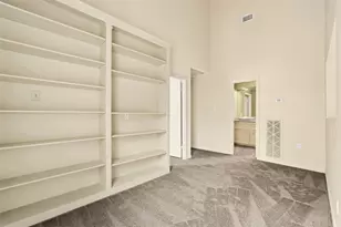 10125 Valley Forge Dr, Houston, TX 77042 - Photo 20